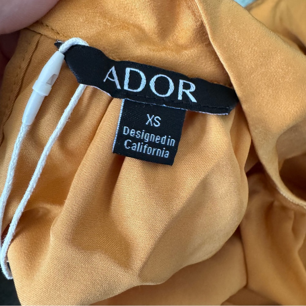 NWT Gold Satin High Neck Blouse - Picture 4 of 6